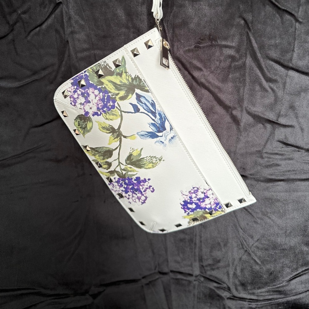 White House Black Market, NEW, wristlet purse/ bag